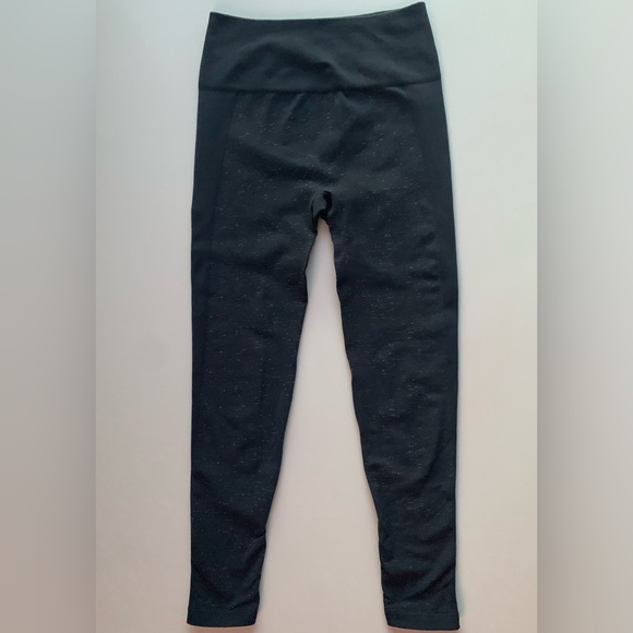 Lululemon Free To Flow - Picture 2 of 4